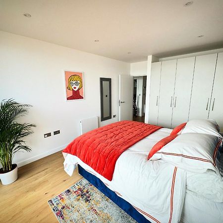 Stunning Beach Front Apartment With Sea Views, Free Parking & Balcony Ramsgate Luaran gambar